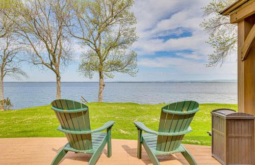 Lake Champlain Family Retreat with Deck and Yard - Foto 1