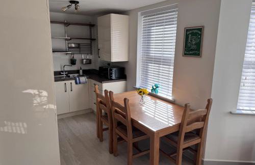 Contemporary 2-Bed Apartment with Parking Bedford - Foto 17