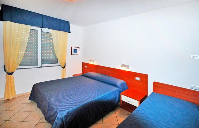 Holiday Flat in Pretty Residence With Communal Pool in Pietra Ligure - Foto 3