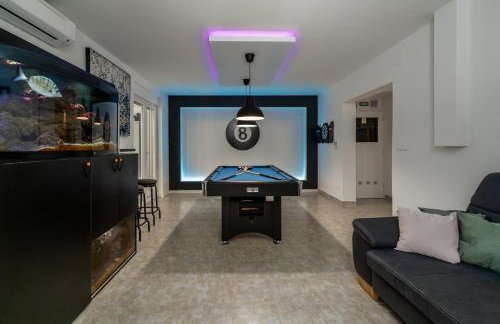 Villa Zara with 32 sqm heated Pool, Jacuzzi, Billiard, Tennis table, 8pax - Photo 14