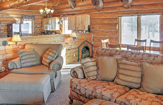 Wonderful Home on Sand Lake with Expansive Porch! - Foto 27