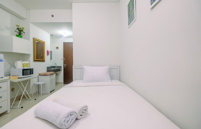 Minimalist And Cozy Studio (No Kitchen) Transpark Cibubur Apartment - Photo 8