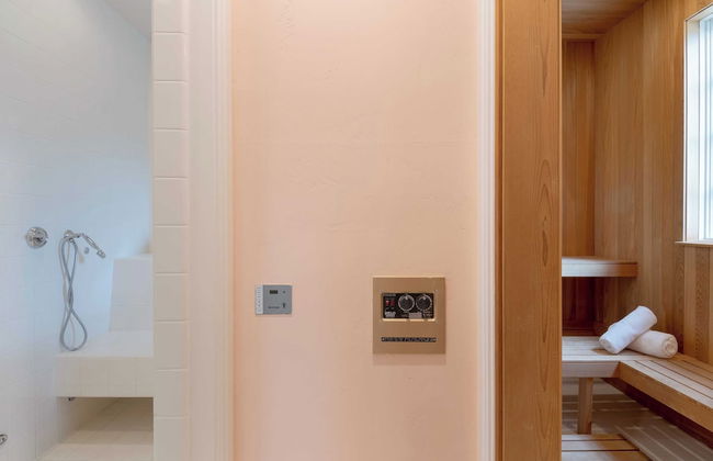 The Pond Estate by Avantstay Maximalist Designer Compound w/ 2 Casitas, Indoor + Outdoor Pools, Tennis Court, & Gorgeous Mountain Views 12k Sqft - Foto 33