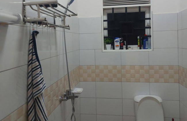 Cozy 2-bed Apartment in Akright City, Bwebajja - Foto 12