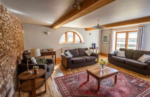 Gorgeous converted barn perfect for families - Foto 9