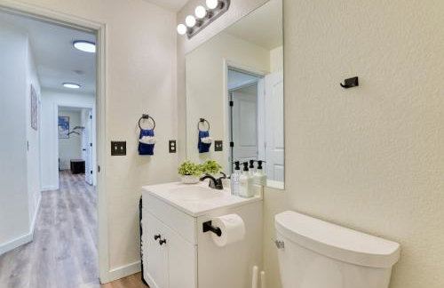 FlightDeck HotTub Fireplace NearAirport FamilyHome - Foto 35