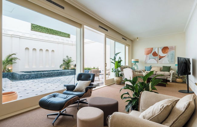 Luxurious Apartment with Patio and Pool - Foto 15