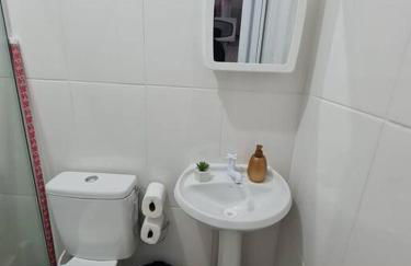 Kitnet304 centro,c linda vista janela, tv smart - Foto 5