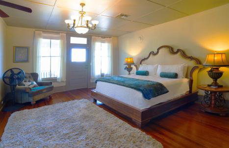 1906 Haus Stay for 13 with Access to Pool Hot Tub - Foto 44