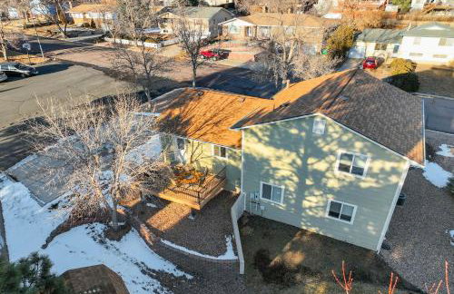 Cresthaven Hall 2 Mins to UCCS Family Fun & BBQ - Foto 55