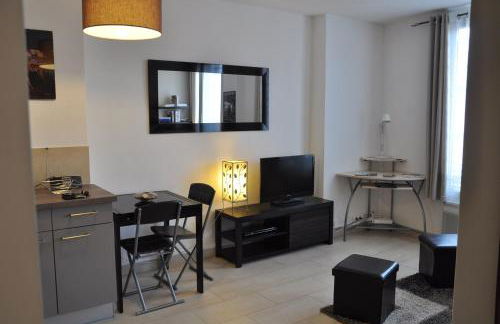 Charmant studio tout proche du port - Photo 3