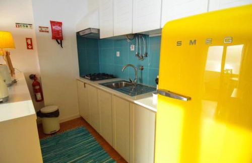 Yellow Submarine on the seafront - Foto 21