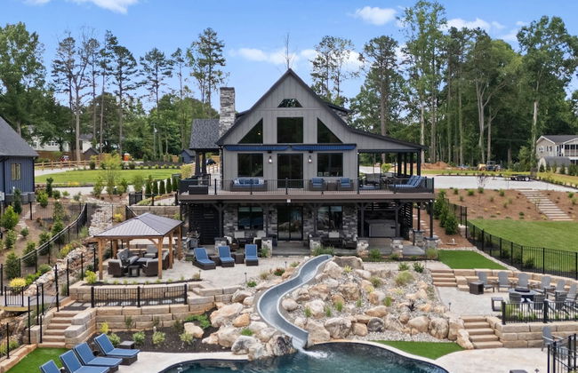 Gray Fox Lodge by Avantstay Waterslide Pool Theater Sleeps 23 - Foto 1