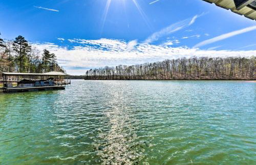 Townville Lake House with Private Dock, Kayaks! - Foto 34