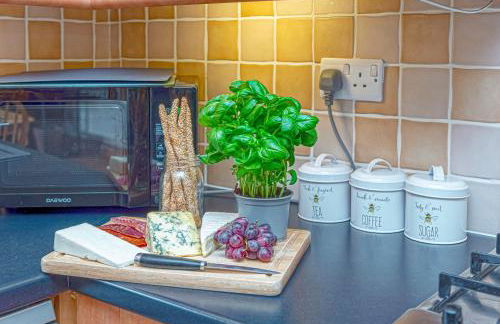 Laurel - pet-friendly cottage with indoor pool, hot tub & panoramic Snowdonia views - Foto 11