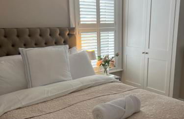 The Lily Pad - Boutique Townhouse, a short walk to Town Center and Racecourse - Photo 10