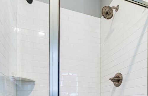 Walk to Dtwn Charlevoix Condo with Fireplace - Foto 19