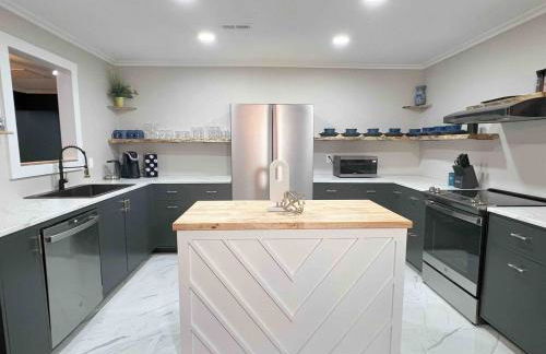 Family Retreat Prime Location in Decatur - Photo 1