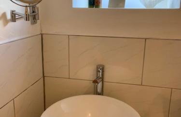 Beautiful converted Coach house for two - Foto 12