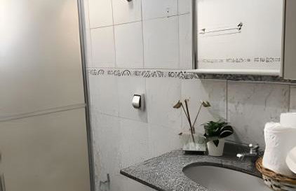 Casa com 2 suites e 1quarto piscina Ar para 8 hospedes - Foto 67