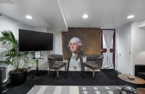 Sojourn Old Town Perfection with Fire Pit and Parking - Foto 36