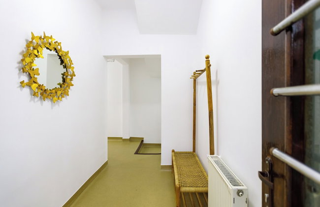 Modern Apartment - Photo 16