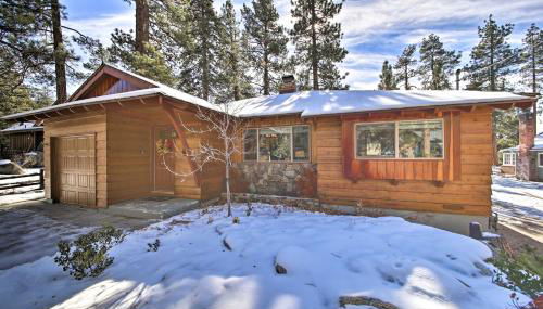 Walk to Lake Rustic Home with Deck in Fawnskin - Foto 4