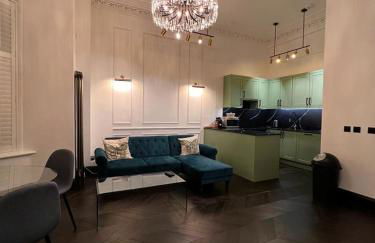 Earl's Court Luxe Apartment - Photo 2