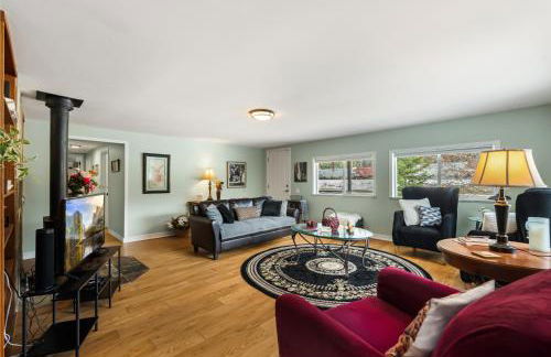MacArthur Lakefront • Sunroom • Sleeps 6 - Foto 10