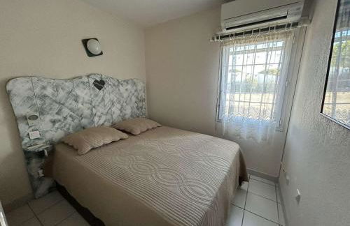 Port Camargue, T2 climatisé, terrasse, parking, animaux admis - FR-1-250-219 - Photo 14