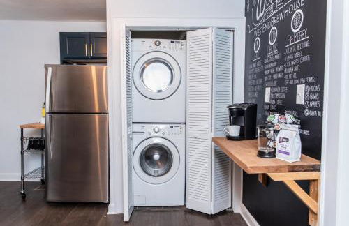 Stylish 2BR 1 Mile From Downtown And The Aquarium - Foto 35