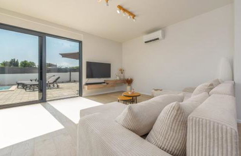 4 Bedroom Cozy Home In Poljica Brig - Foto 26