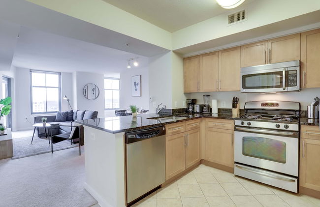 Fantastic 2BR Condo at Pentagon City - Photo 12