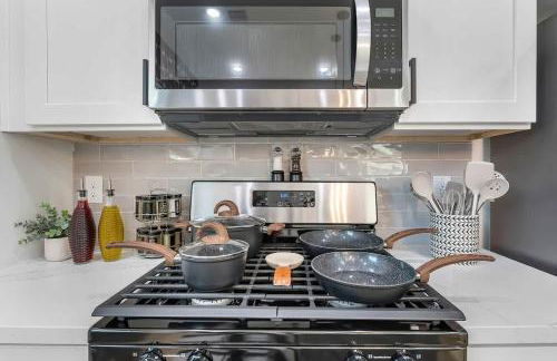 Downtown Oasis Rooftop with Skyline View - Foto 17