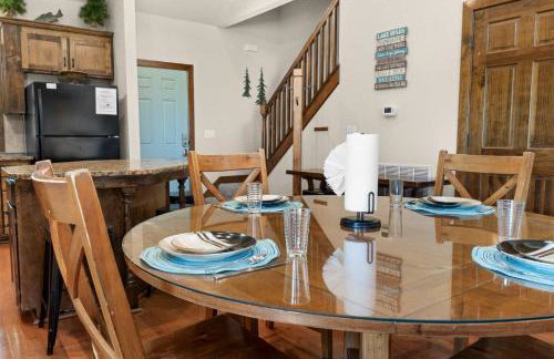 Hickory Hideaway with Communal Pool Access - Photo 27