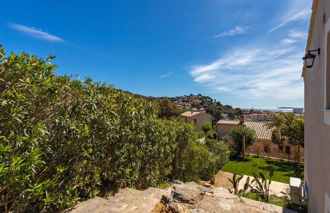 4 bedroom House in Bormes-les-Mimosas with garden and terrace - Photo 28