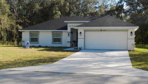 Modern 4BR Home with Wi-Fi & Garage Games - Foto 1