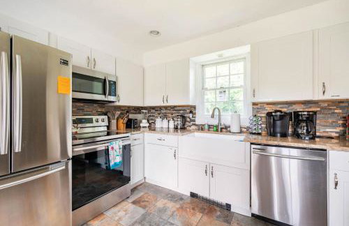 Bethel Woods Retreat - wPool, Hot Tub & Arcade! - Foto 14