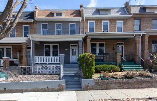 Spacious, Relaxing, 4 Bd 3.5 Ba Home In Petworth! - Foto 10