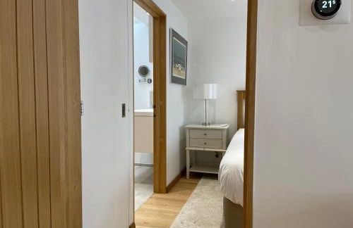 Whitley Old Garage - Photo 11