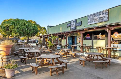 Experience the Pinnacle of Coastal Living at Harbour House - Foto 59