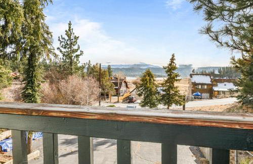 Family Fun Cabin - Mountain home with Game Room, Hot Tub and Lake Views! - Foto 60