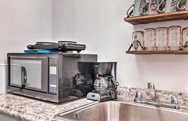 Flirty Flamingo' Studio: 1 Mi to Canyon Lake - Foto 23