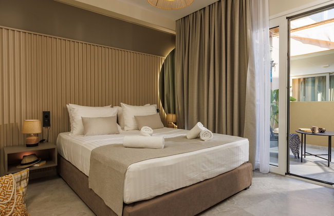 Hersonissos Beach Front Suites - Photo 19