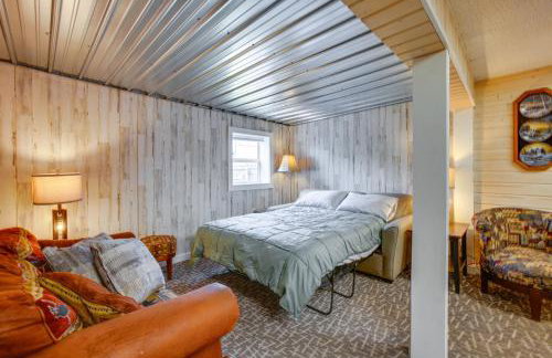 Charming Lake Ann Apartment - Walkable Location! - Foto 6