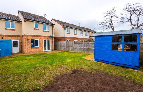 Relaxing 3 Bedroom Chester Home with garden - Photo 10