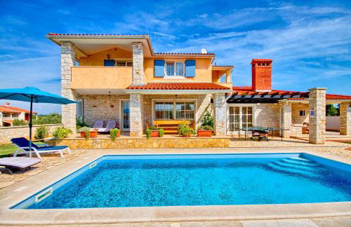 Charming villa Oliva with 4 bedrooms near the wonderful village of Fazana - Foto 1