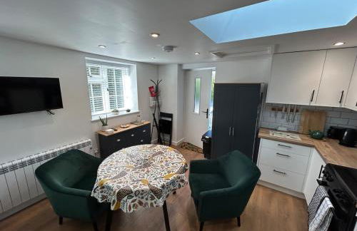 The Banditry, Glastonbury - Photo 6