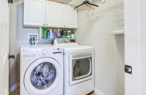 Large Las Vegas Home with Pool, Hot Tub and Game Room - Foto 31