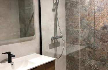 Newly converted barn, magnificent vues, garden and pool - Foto 8